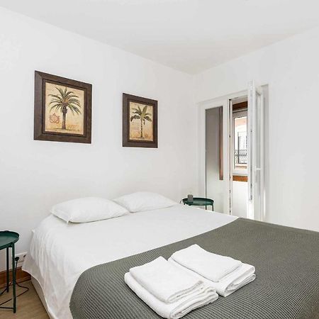 Typical Portuguese Apartment In Sao Bento Lisbon Exterior photo