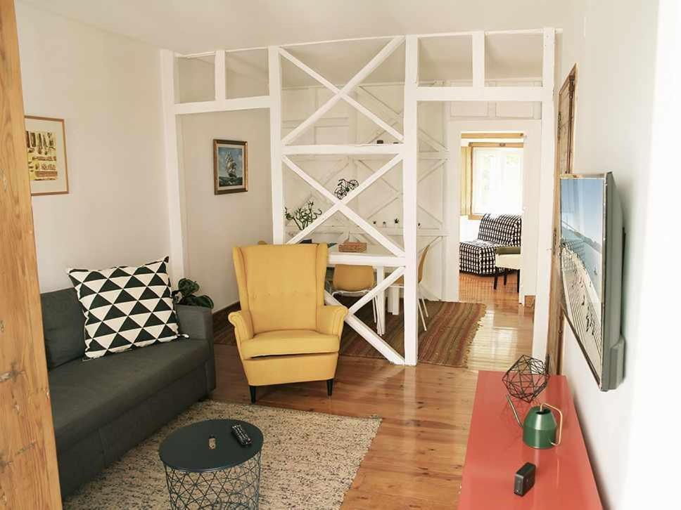 Typical Portuguese Apartment In Sao Bento Lisbon Exterior photo