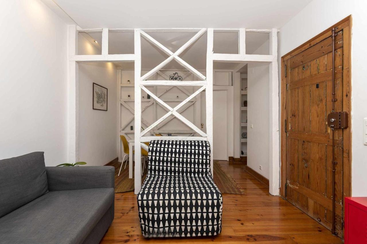 Typical Portuguese Apartment In Sao Bento Lisbon Exterior photo