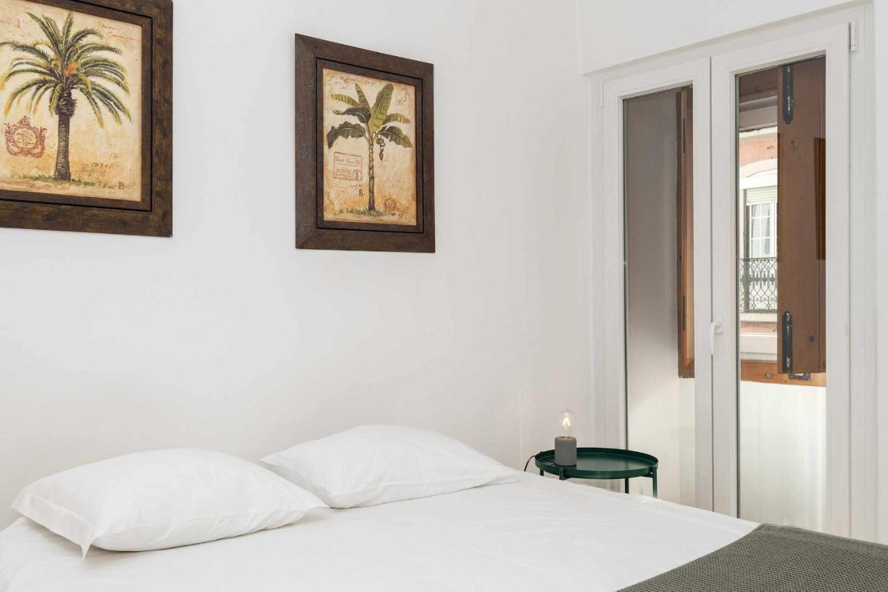 Typical Portuguese Apartment In Sao Bento Lisbon Exterior photo